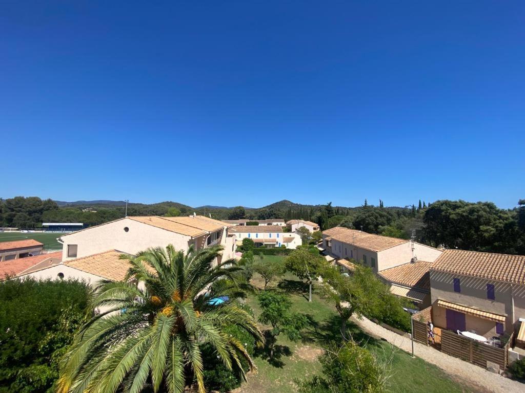 Appartement T2, 4 Personnes, Climatise, Avec Piscine, Village De La Mer La Londe-les-Maures Exterior foto