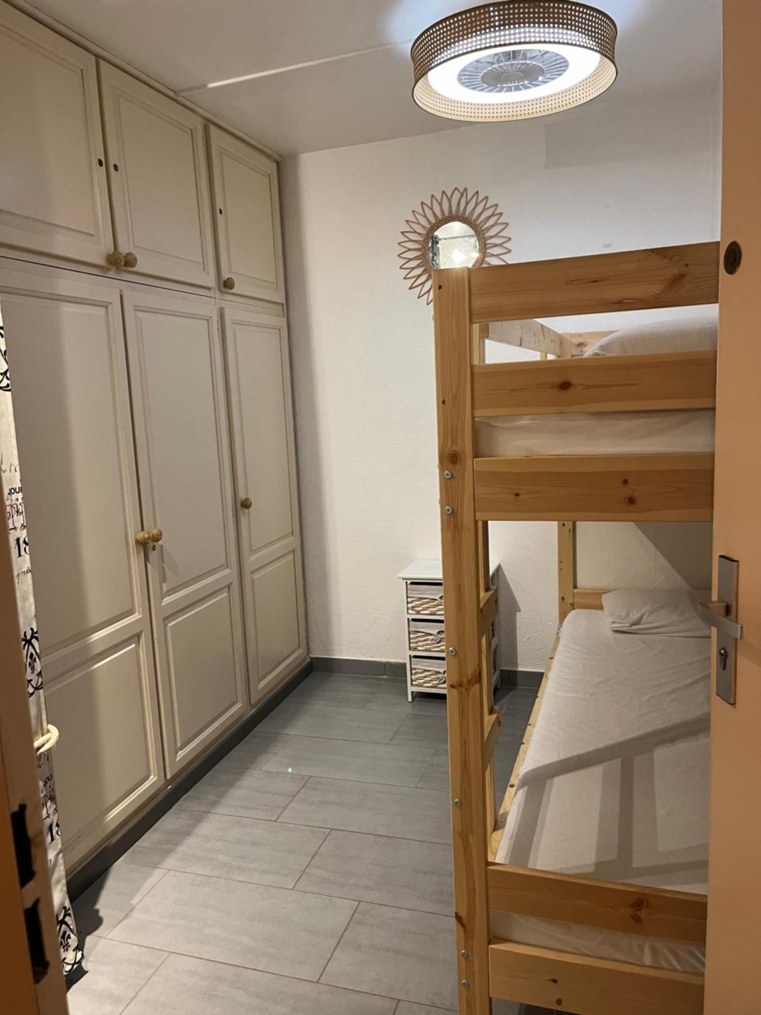 Appartement T2, 4 Personnes, Climatise, Avec Piscine, Village De La Mer La Londe-les-Maures Exterior foto